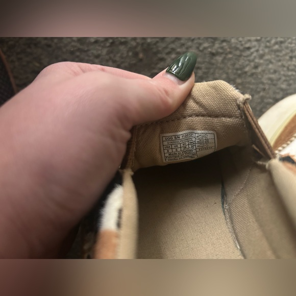 Women’s Ugg Platforms - Picture 3 of 3